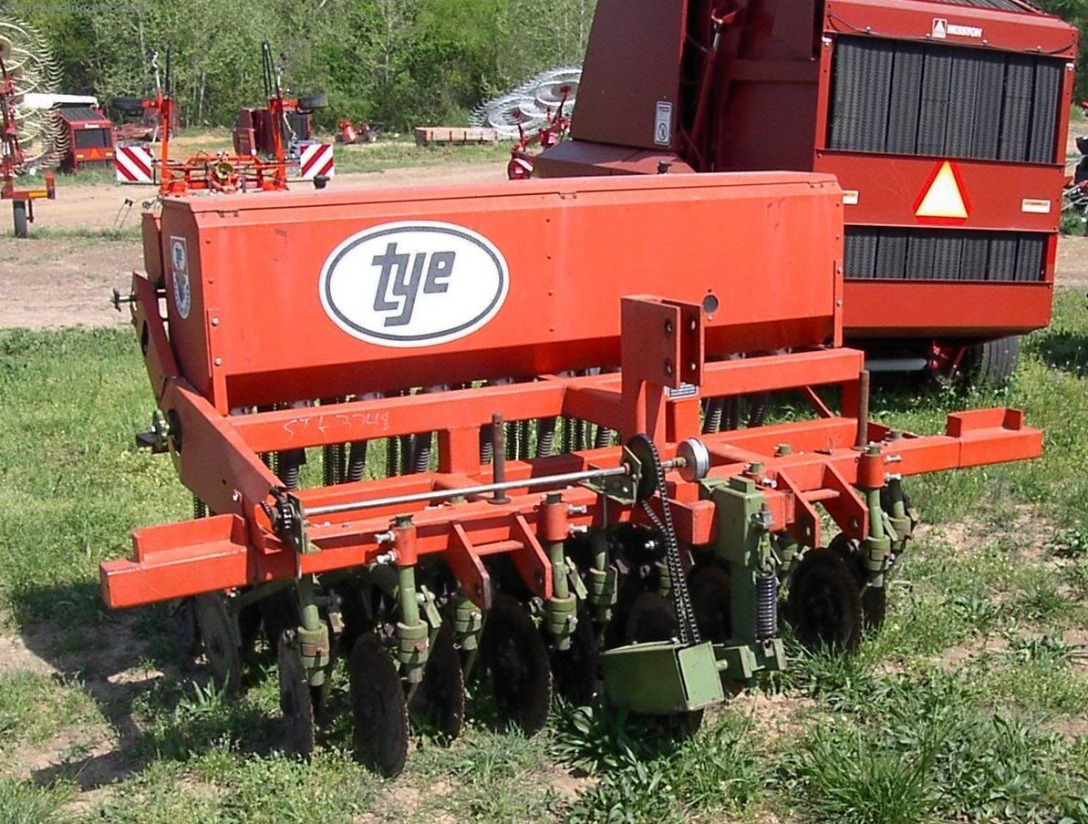 Tye Pasture Pleaser Drill (model - Yesterday's Tractors